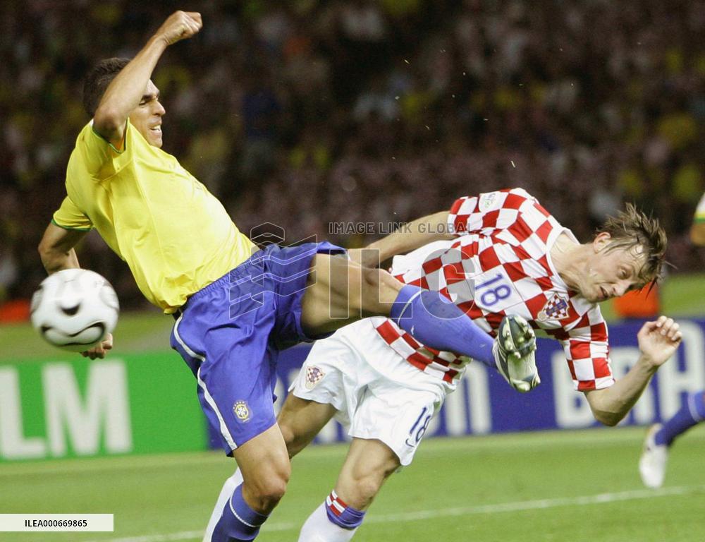 Holders Brazil off to winning start in 2006 World Cup finals