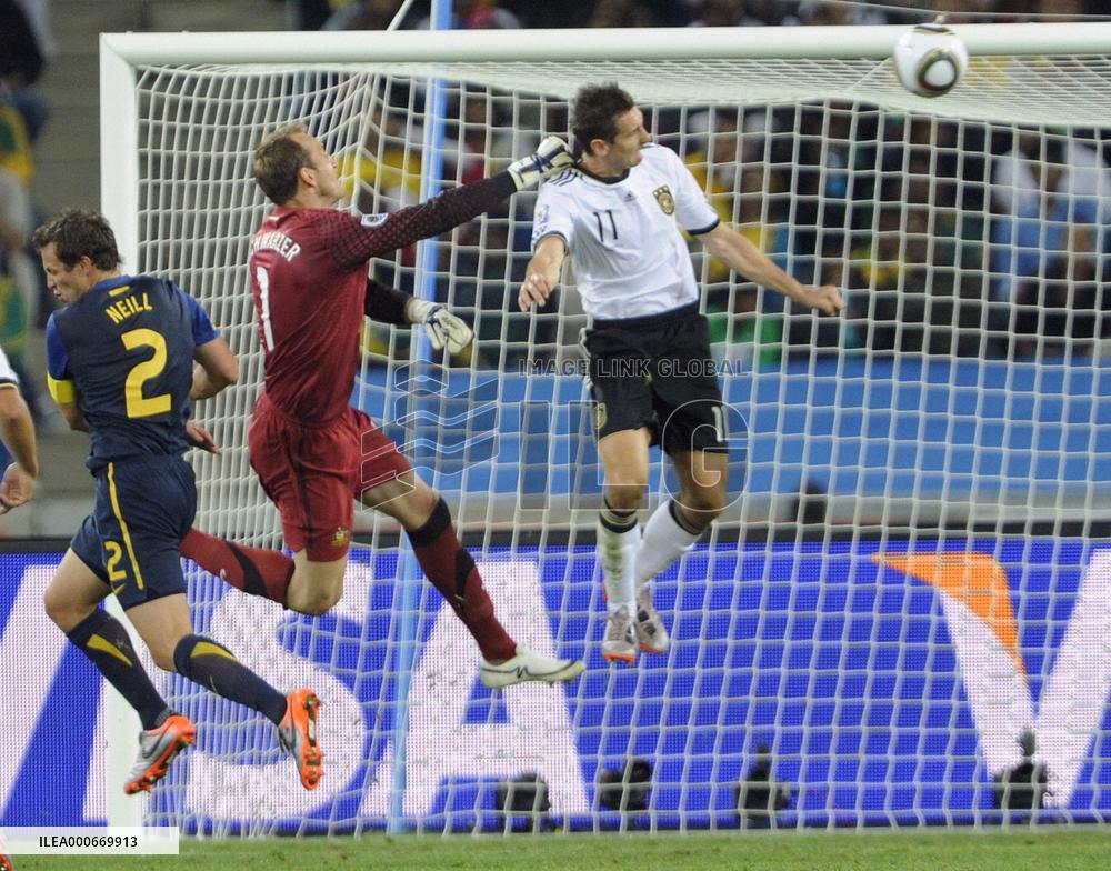 Germany beat Australia 4-0 in World Cup Group D match