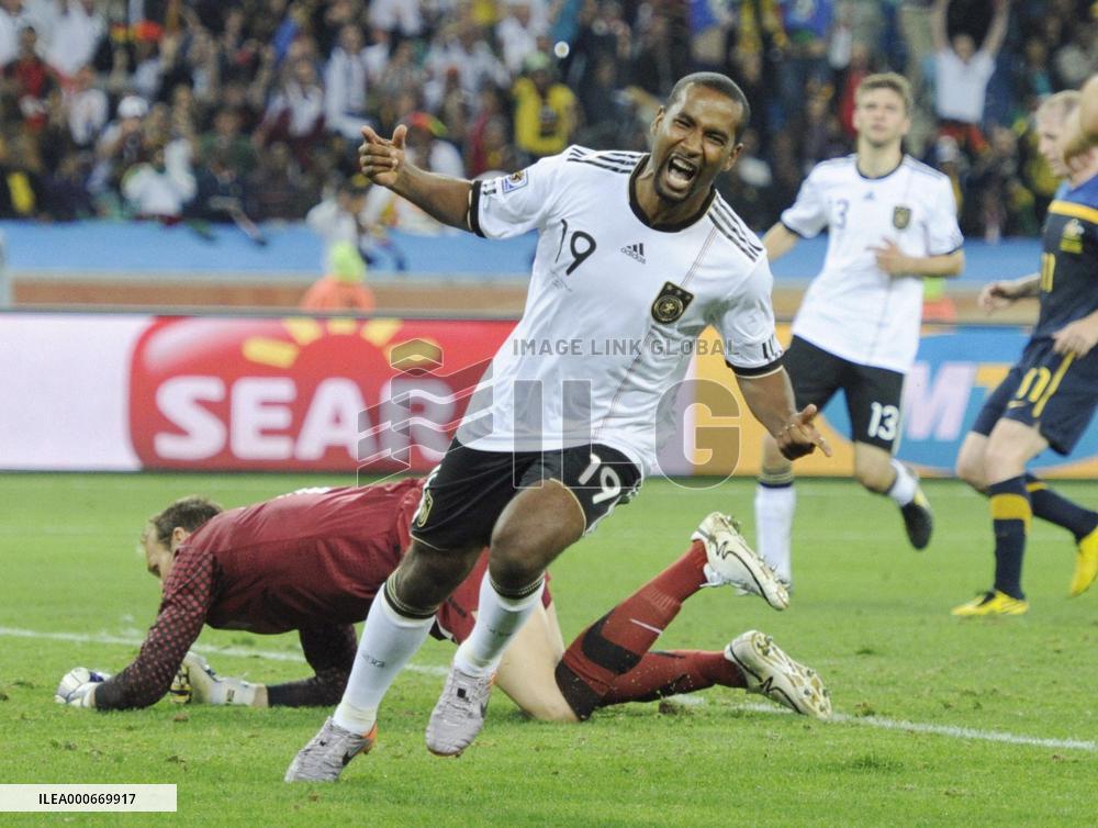 Germany beat Australia 4-0 in World Cup Group D match