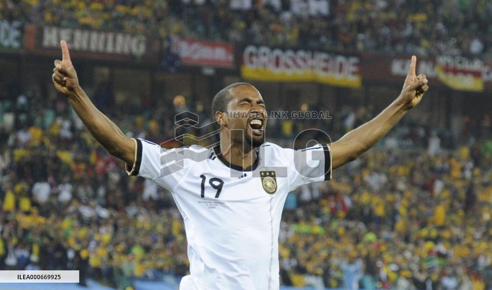 Germany beat Australia 4-0 in World Cup Group D match