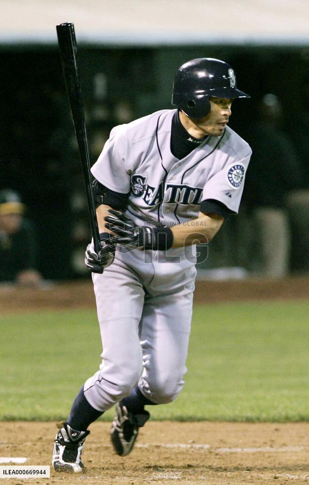 Mariners' Ichiro extends hitting streak to 13 games