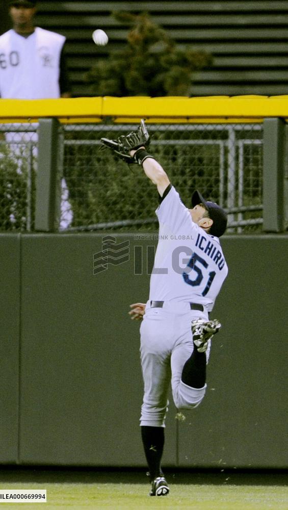 Seattle's Ichiro goes 2-for-5