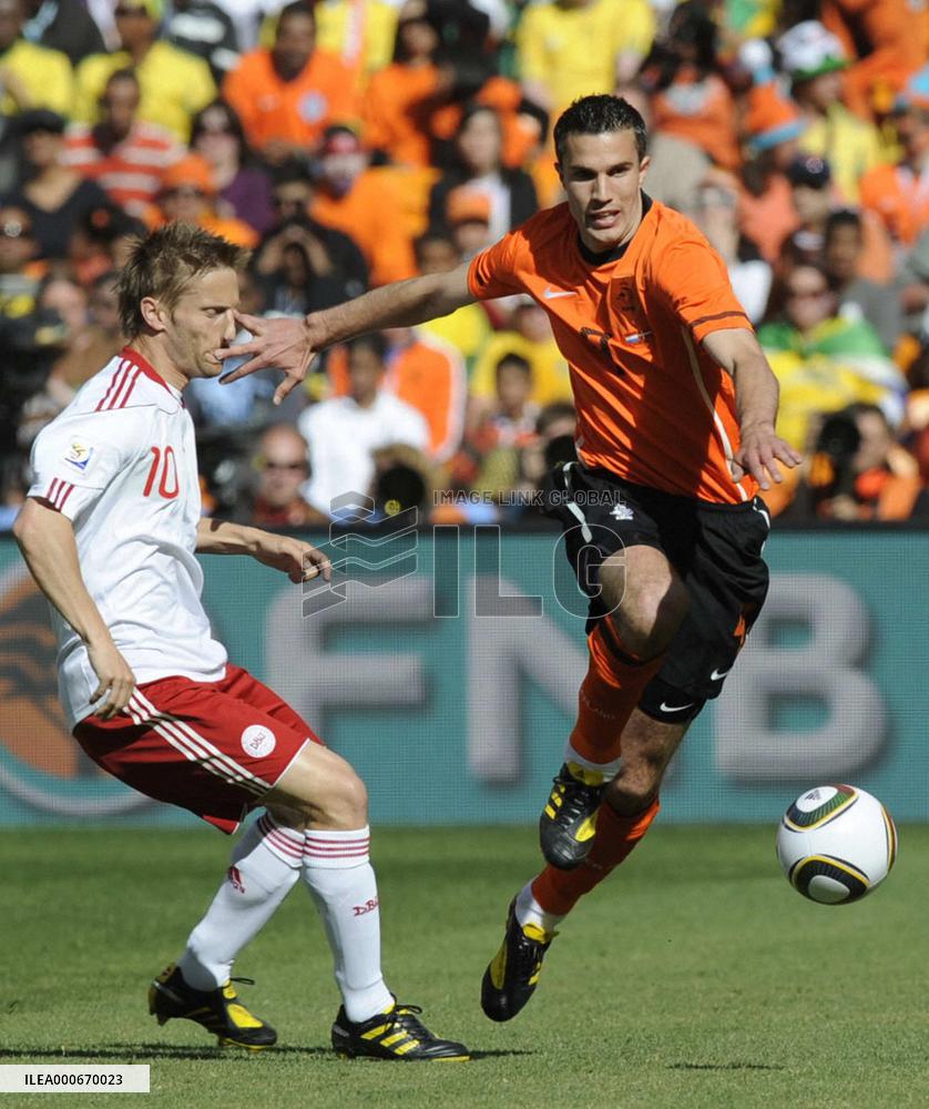 Netherlands beat Denmark at World Cup