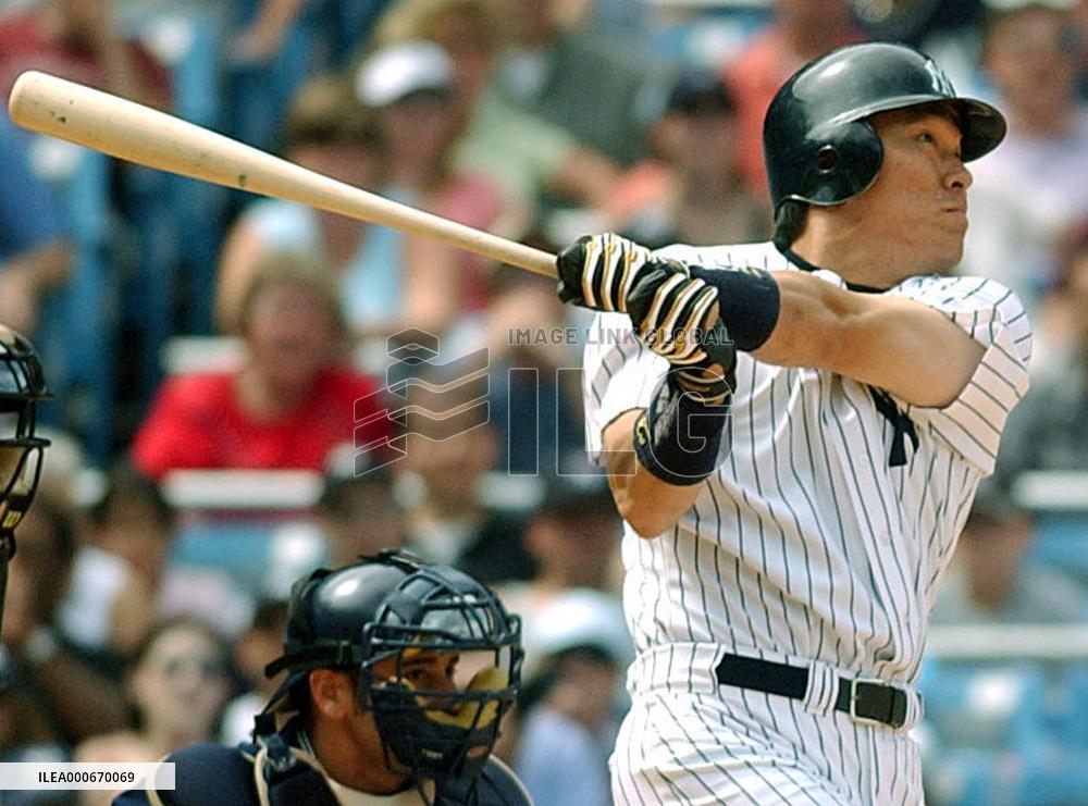 Yankees' Matsui hits 11th homer against Padres