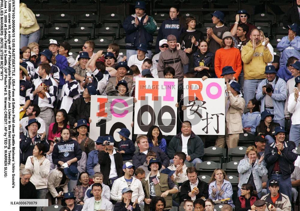 (3)Ichiro reaches 1000-hit mark in major leagues