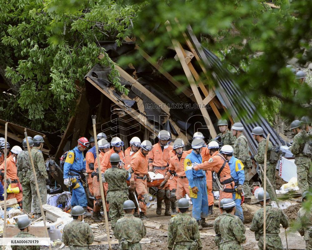 Japan quake death toll at 10 as body found in Miyagi inn debris