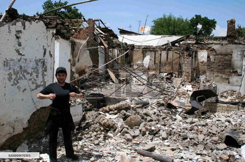 Uzbeks face misery after ethnic violence in Kyrgyzstan