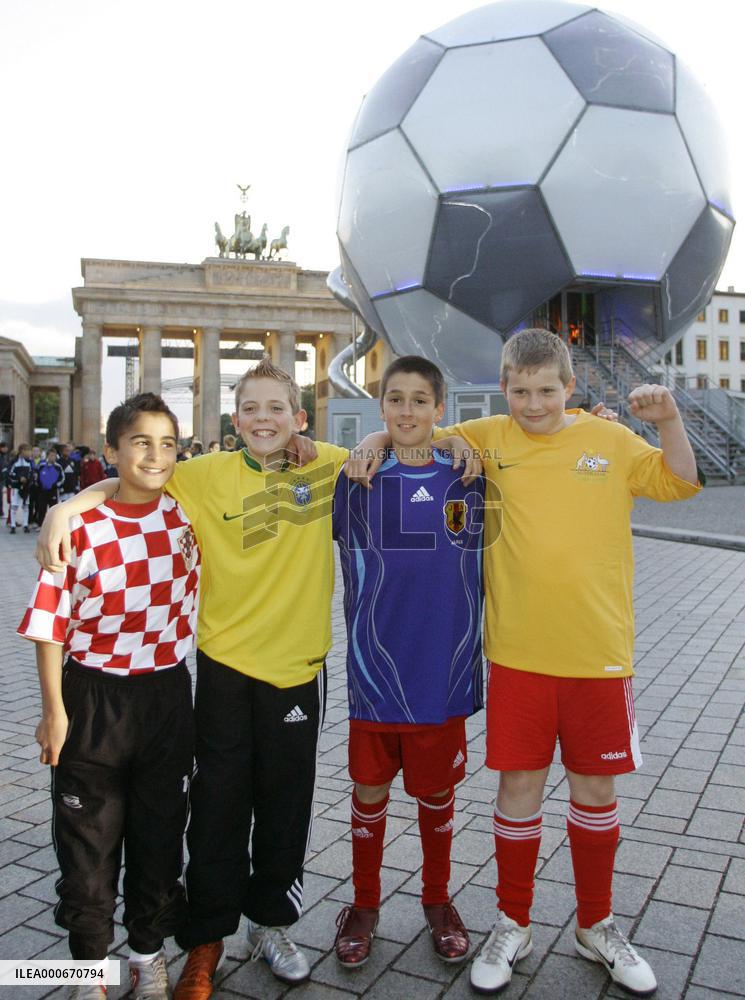Soccer Globe exhibition booth opens in Berlin