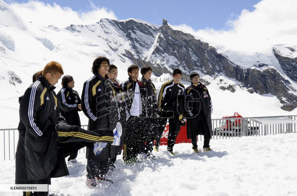 Japan soccer players take Alpine break