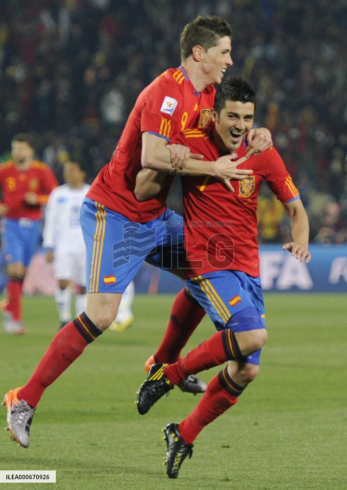 Spain beat Honduras 2-0 in World Cup Group H match