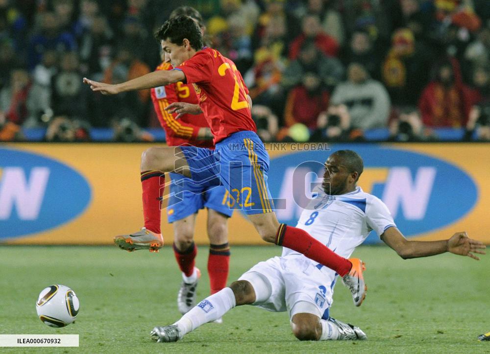 Spain beat Honduras 2-0 in World Cup Group H match