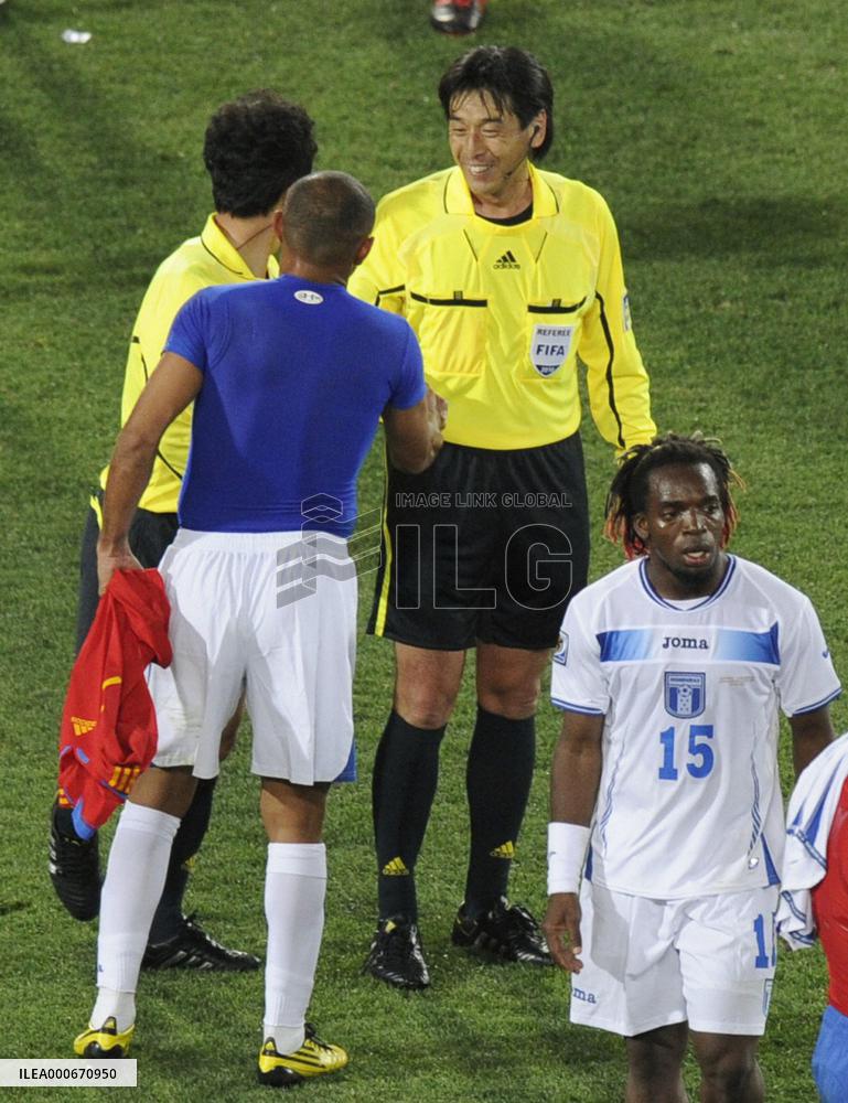Spain beat Honduras 2-0 at World Cup