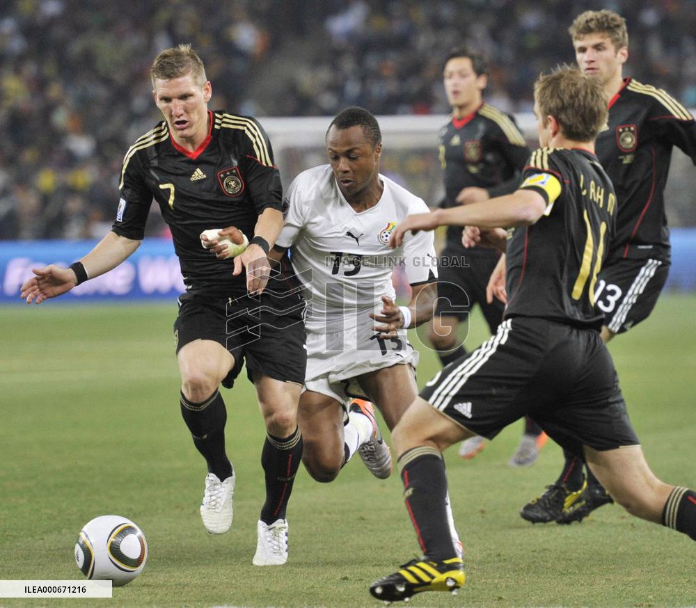 Germany beats Ghana, both teams goes through
