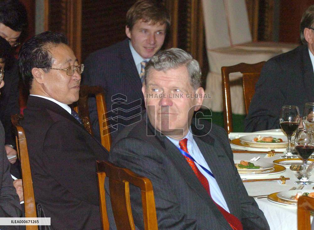 (3)Six countries hold second-day talks on N. Korea