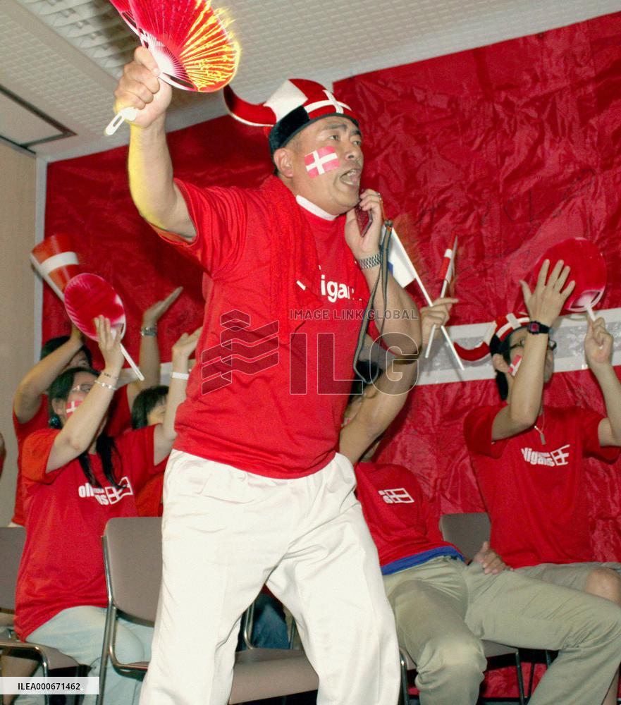 Japan overpower Denmark to cruise into last 16