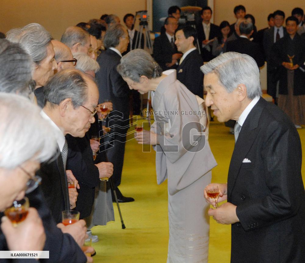 Empeor, empress talk to new Japan Art Academy members