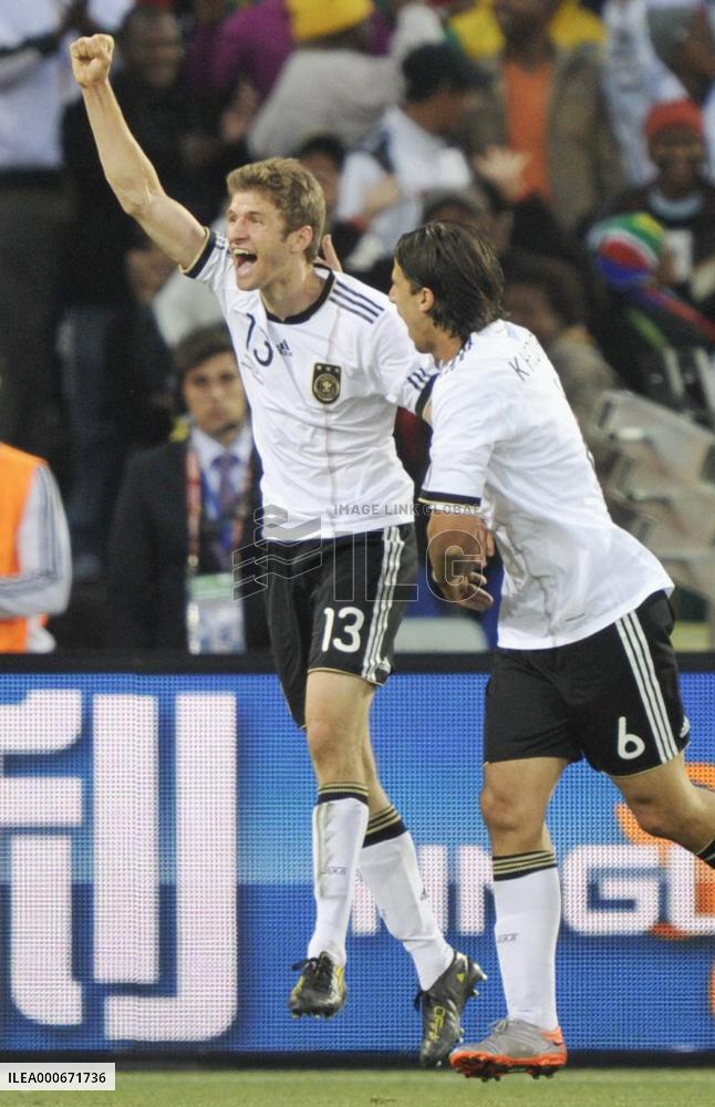 Germany send sorry England packing in 4-1 win