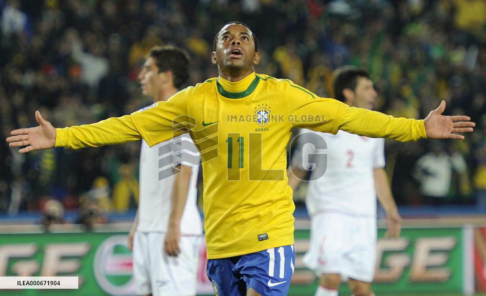 Brazil beat Chile in World Cup 2nd round