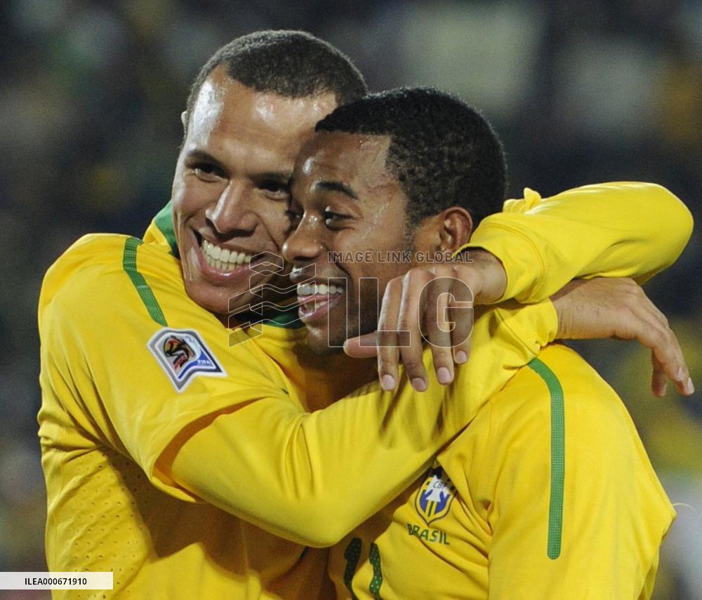 Brazil beat Chile in World Cup 2nd round
