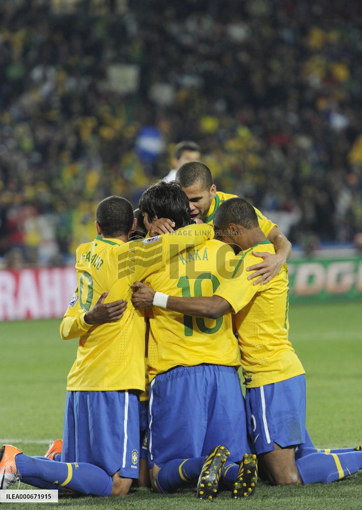 Brazil beat Chile in World Cup 2nd round