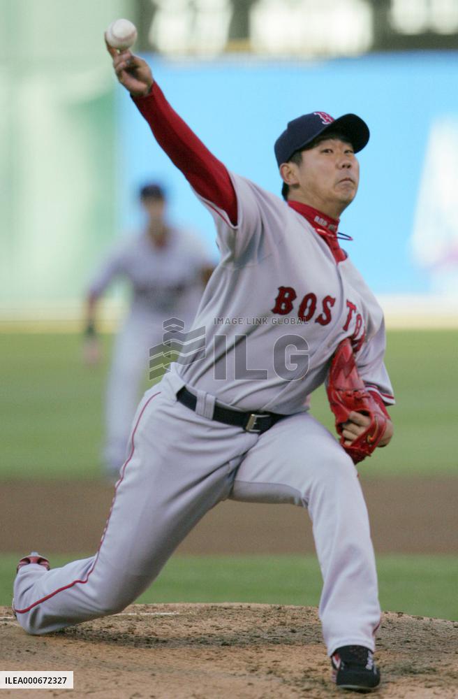 Matsuzaka takes loss without run support