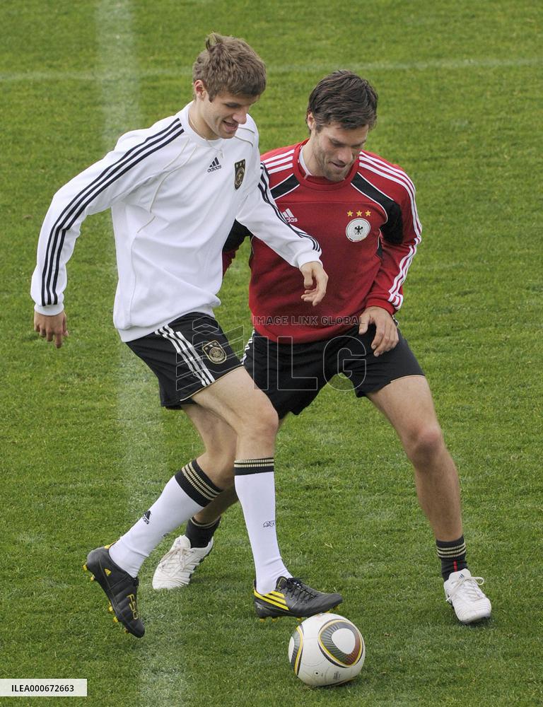 Uruguay, Germany prepare for World Cup third-place match