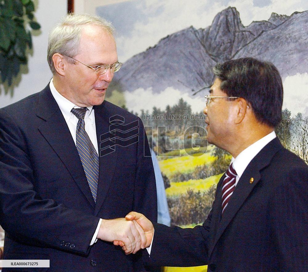 U.S. envoy welcomes shutdown of N. Korean nuke facilities