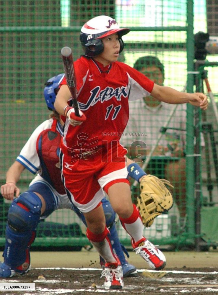 (1)Japan crushes Italy in Olympic softball warm-up
