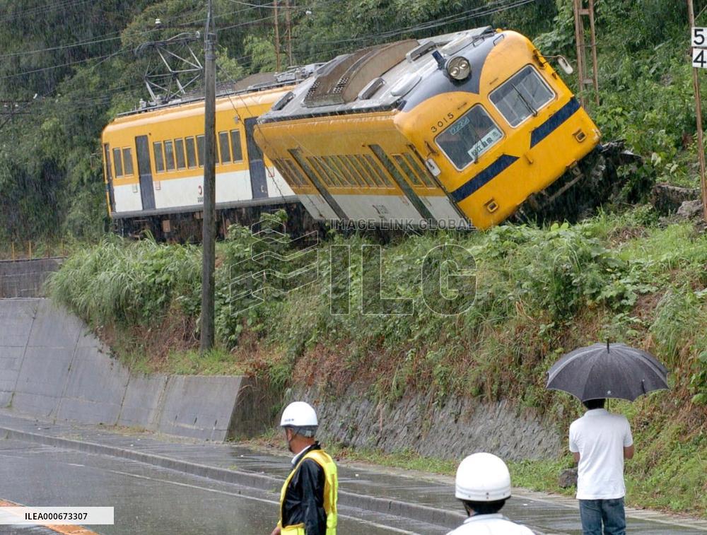 Heavy rains hit wide areas, mudslide, train derailment reported