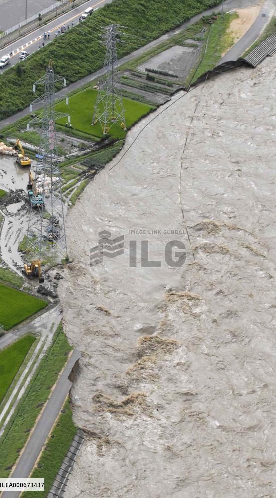 8 die, 12 missing in rain-triggered floods, mudslides