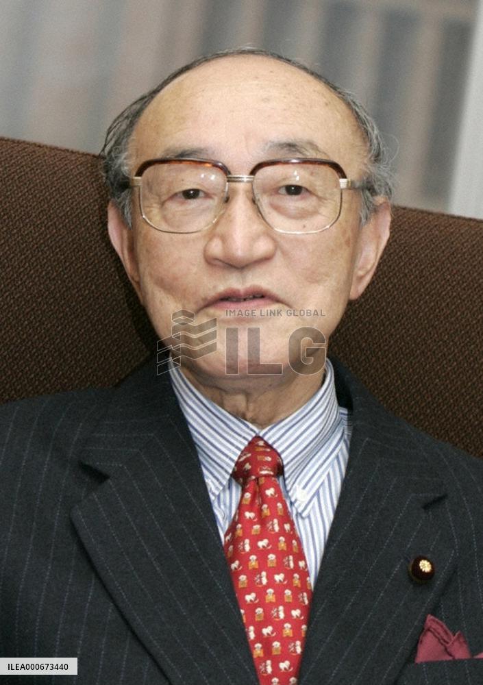 LDP heavyweight Tsushima to retire as politician