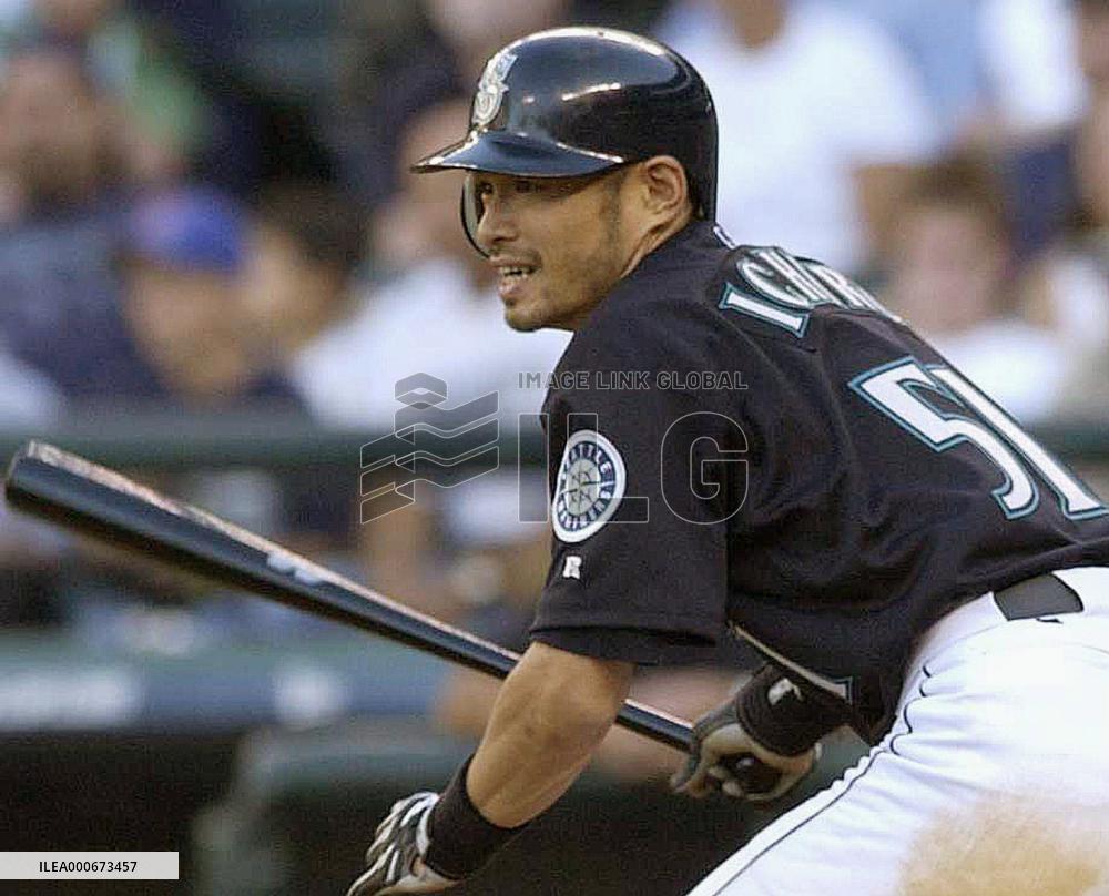 (1)Ichiro singles against Red Sox