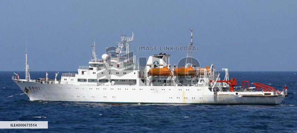 China ship conducts survey near disputed isle, ignores Japan war