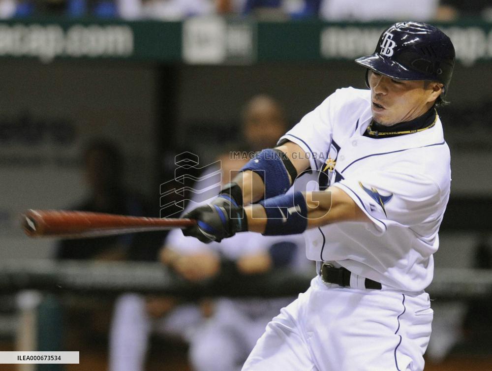 Iwamura singles against Red Sox, Rays prevail 5-4