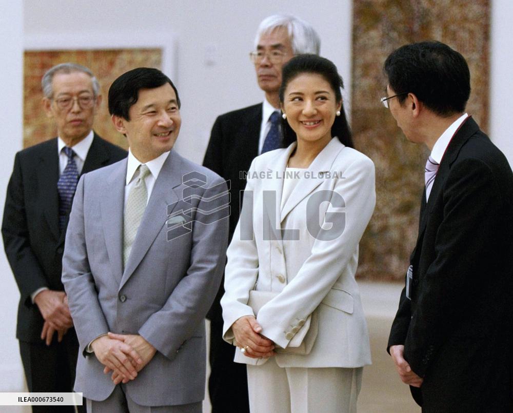 Crown prince, princess visit Emily Kngwarreye exhibition