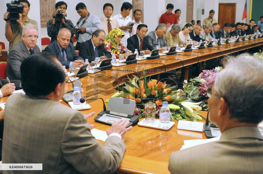 Cambodia seeks U.N. help to solve military standoff with Thailand