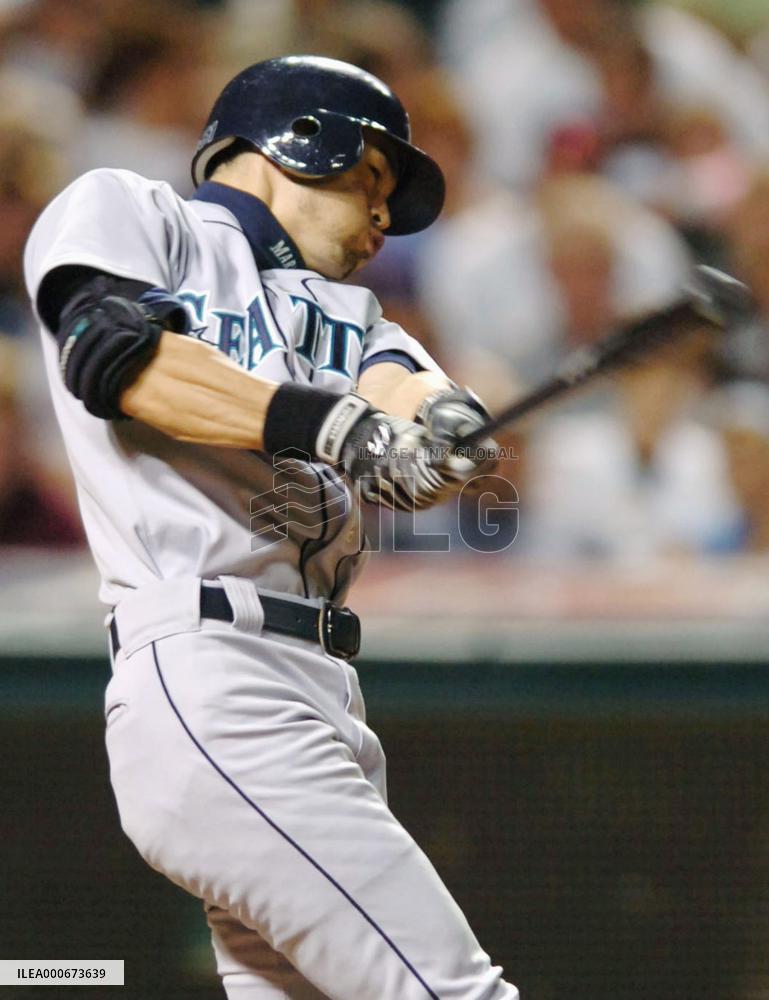 Ichiro homer pulls Mariners out of losing streak