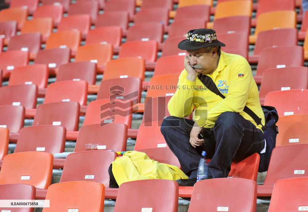 Netherlands defeat Brazil 2-1