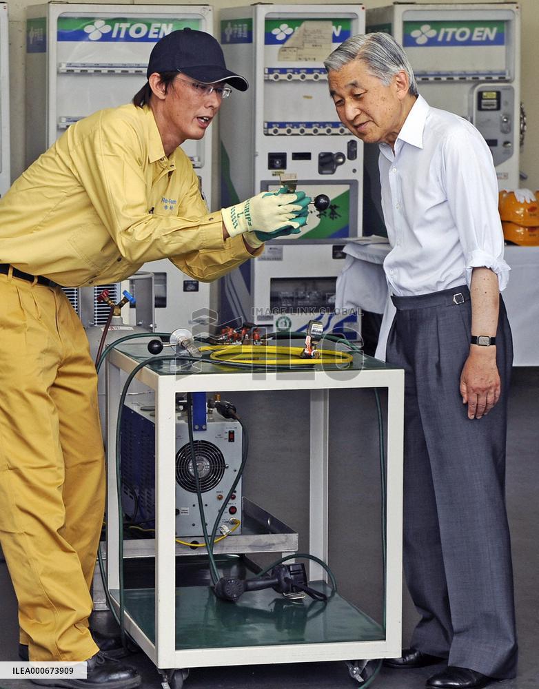 Emperor Akihito visits recycling firms in Tokyo