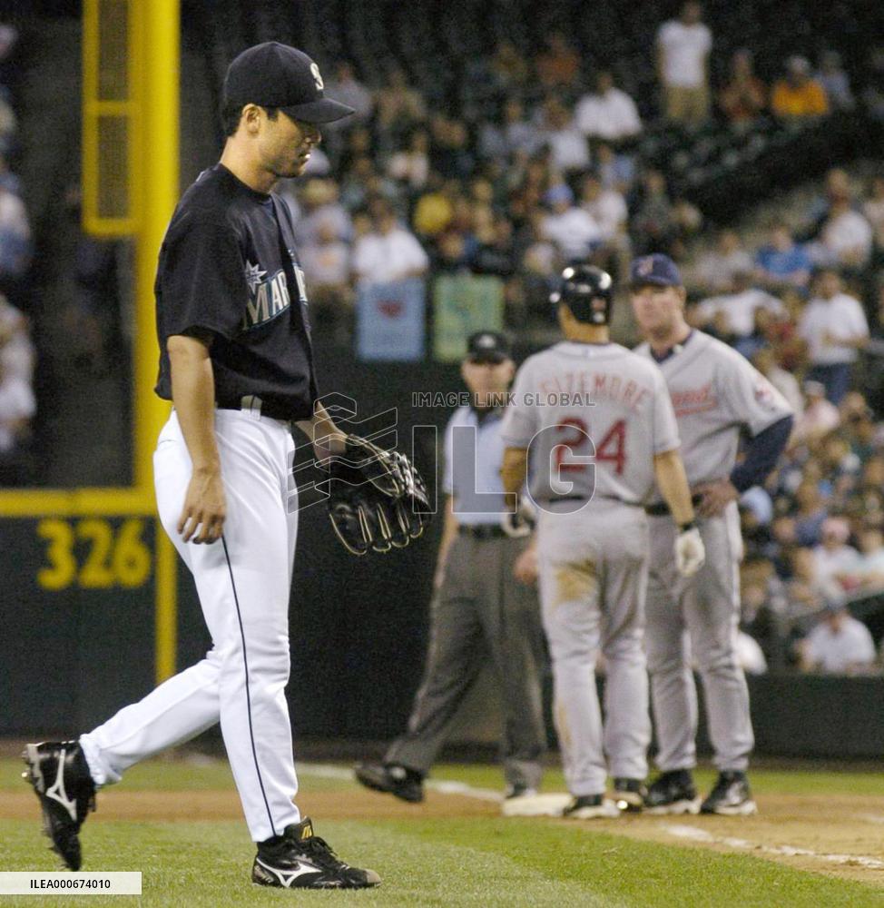 Hasegawa ejected for hitting Sizemore with pitch