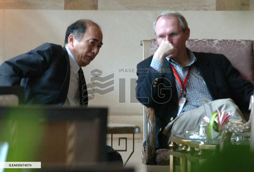 Delegates enter 6th day of 6-nation talks