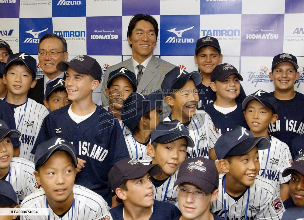N.Y. Yankees' Matsui meets Japanese, U.S. little leaguers