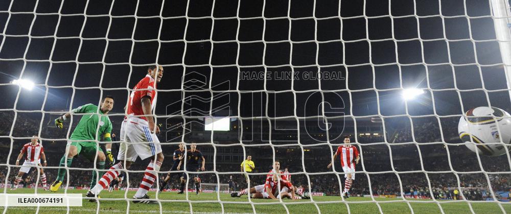CORRECTED Spain beats Paraguay