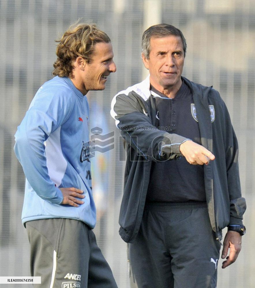 Uruguay, Netherlands ready for World Cup semifinal