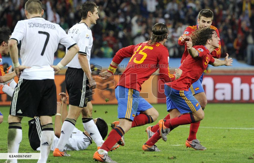Spain beat Germany to reach World Cup final