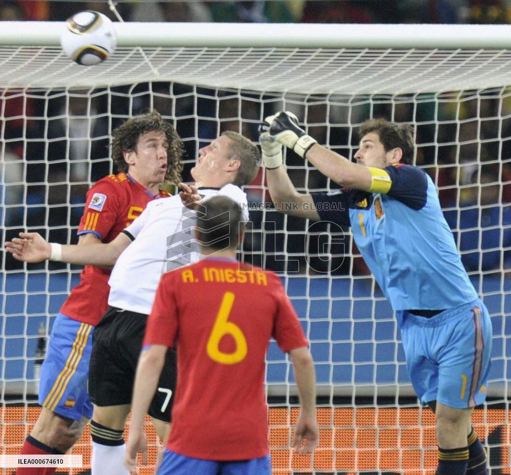 Spain beat Germany to reach World Cup final