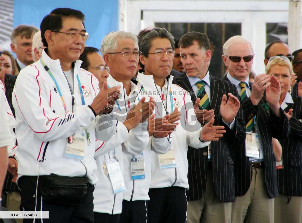 (2)Japan welcomed at Athens Olympic village