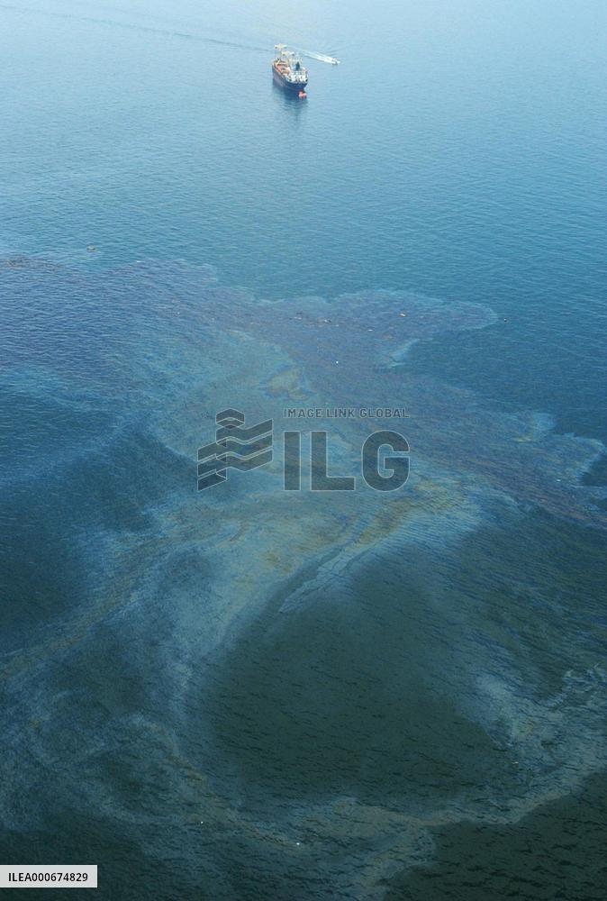 2 ships collide in Seto Inland Sea