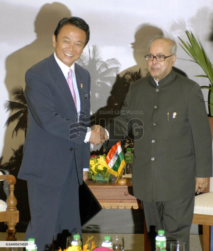 Foreign ministers lay groundwork for Abe's India trip