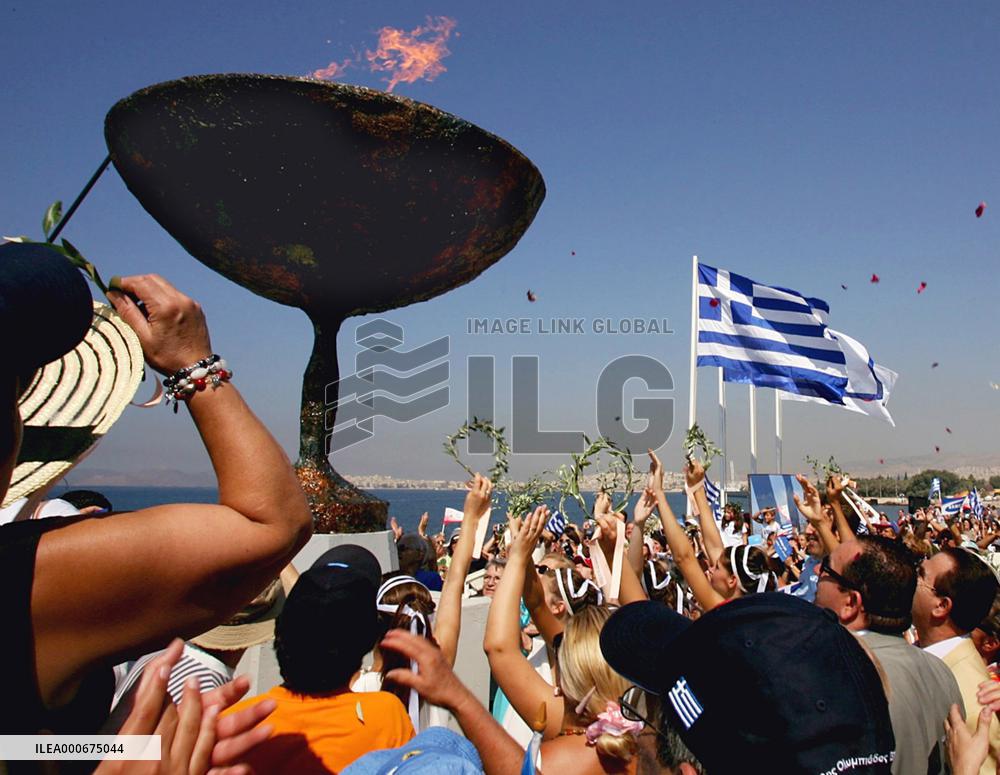 (2)Torch relay at final stage